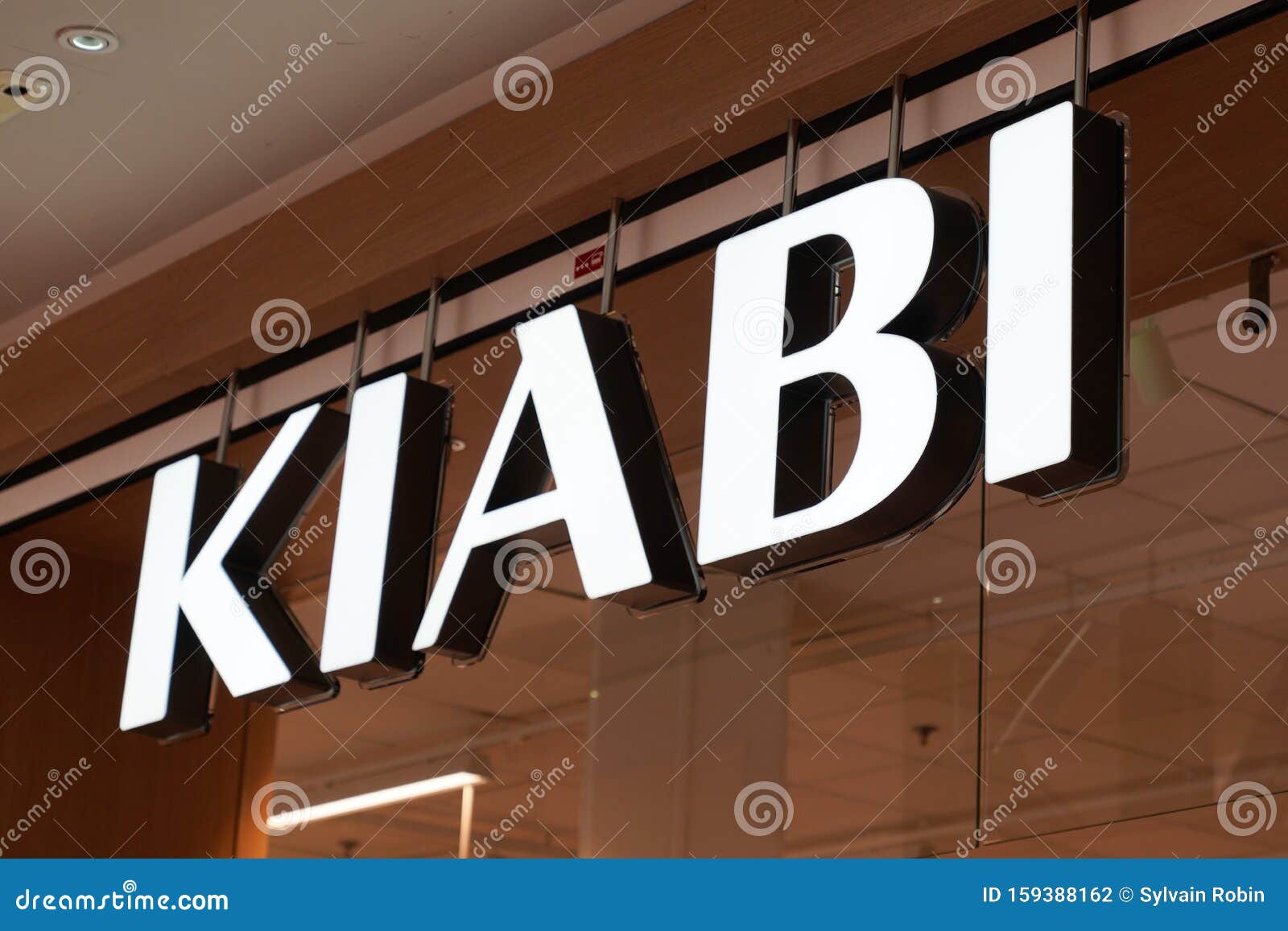 Bordeaux , Aquitaine / France - 09 23 2019 : Kiabi Logo Sign on Store ...