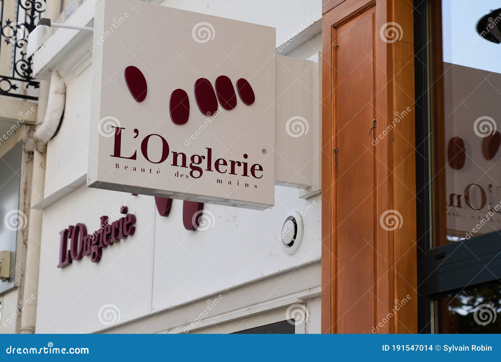 Bordeaux , Aquitaine / France - 07 22 2020 : L`onglerie Nail Care Logo ...