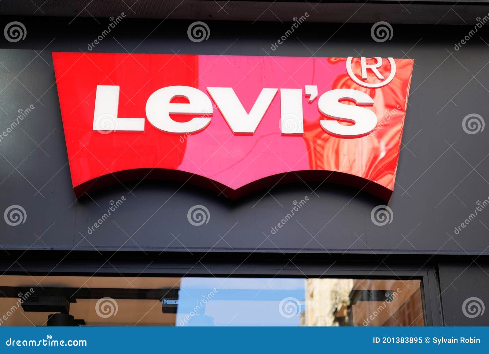 Levi`s Text Sign and Red Logo Front of Jeans Shop Fashion Boutique of  Clothing Brand Editorial Image - Image of commerce, city: 201383895