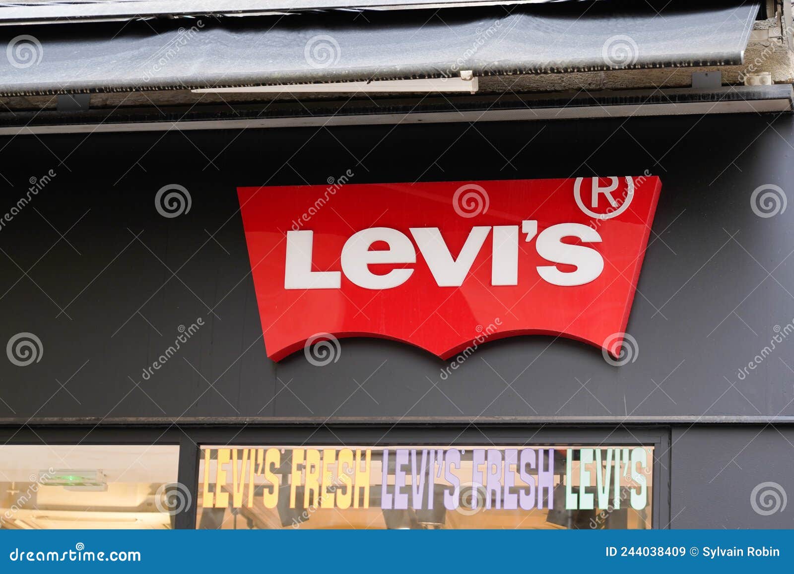 Levis Clothing Store Brand Text and Shop Logo Sign Facade Levi`s in Street  Editorial Stock Image - Image of facades, commercial: 244038409