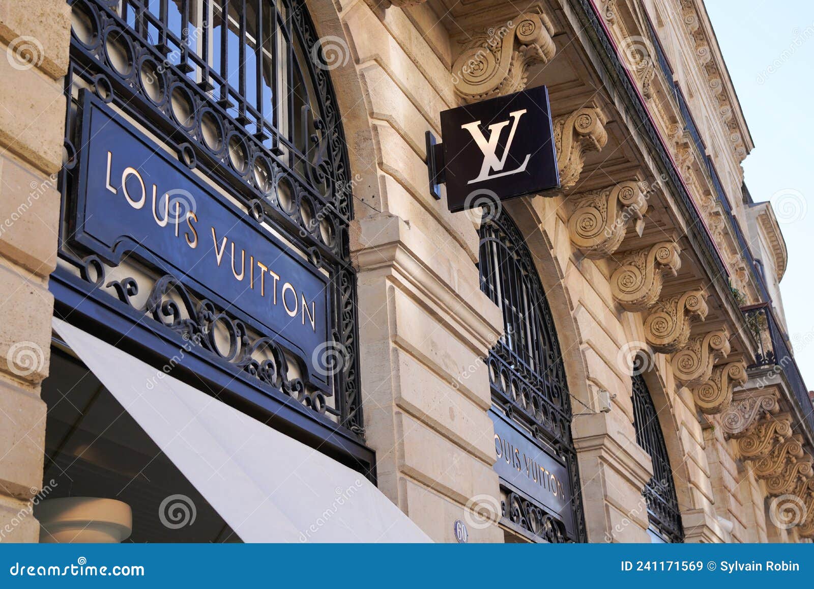 Bordeaux , Aquitaine / France - 05 12 2020 : Louis Vuitton Logo Store Sign  Vintage Text Shop Luxury Brand Handbags And Luggage Stock Photo, Picture  and Royalty Free Image. Image 147101046.