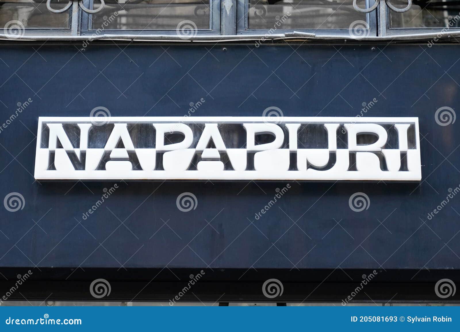 Verzoenen Automatisch Sitcom Napapijri Sign and Logo Text of Shop Entrance for Fashion Clothes Brand  Store and Editorial Stock Photo - Image of design, boutique: 205081693