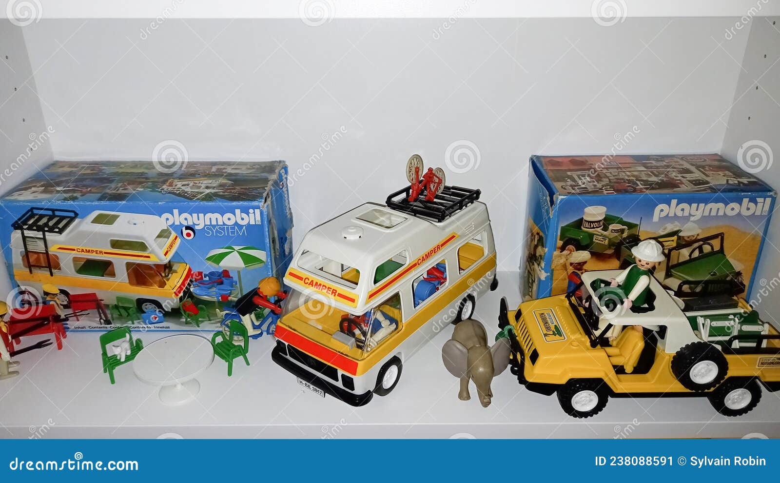 Playmobil Safari Car and Bus Camper Van in Toy Vintage Old Ancient