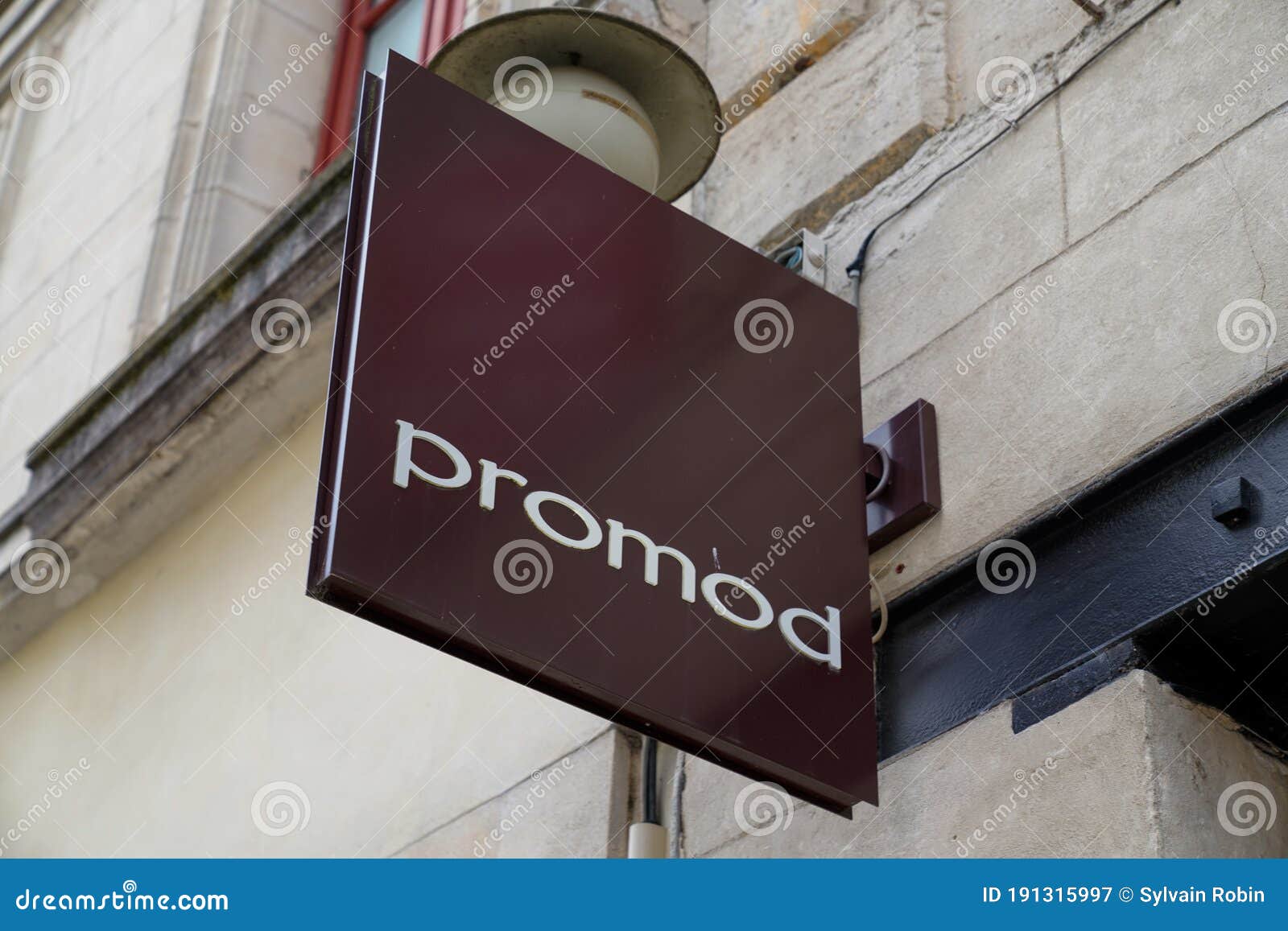 Bordeaux , Aquitaine / France - 07 07 2020 : Promod Logo Sign Text on ...