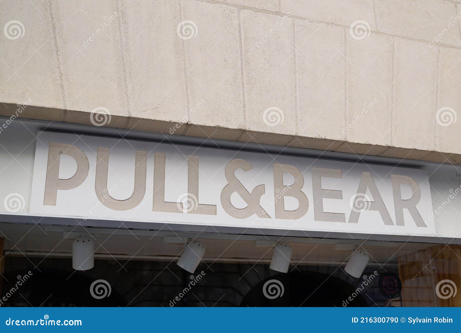 Pull & Bear Logo Brand and Text of Spanish Fashion Clothes Shop Editorial Image - Image of company, clothes: 216300790