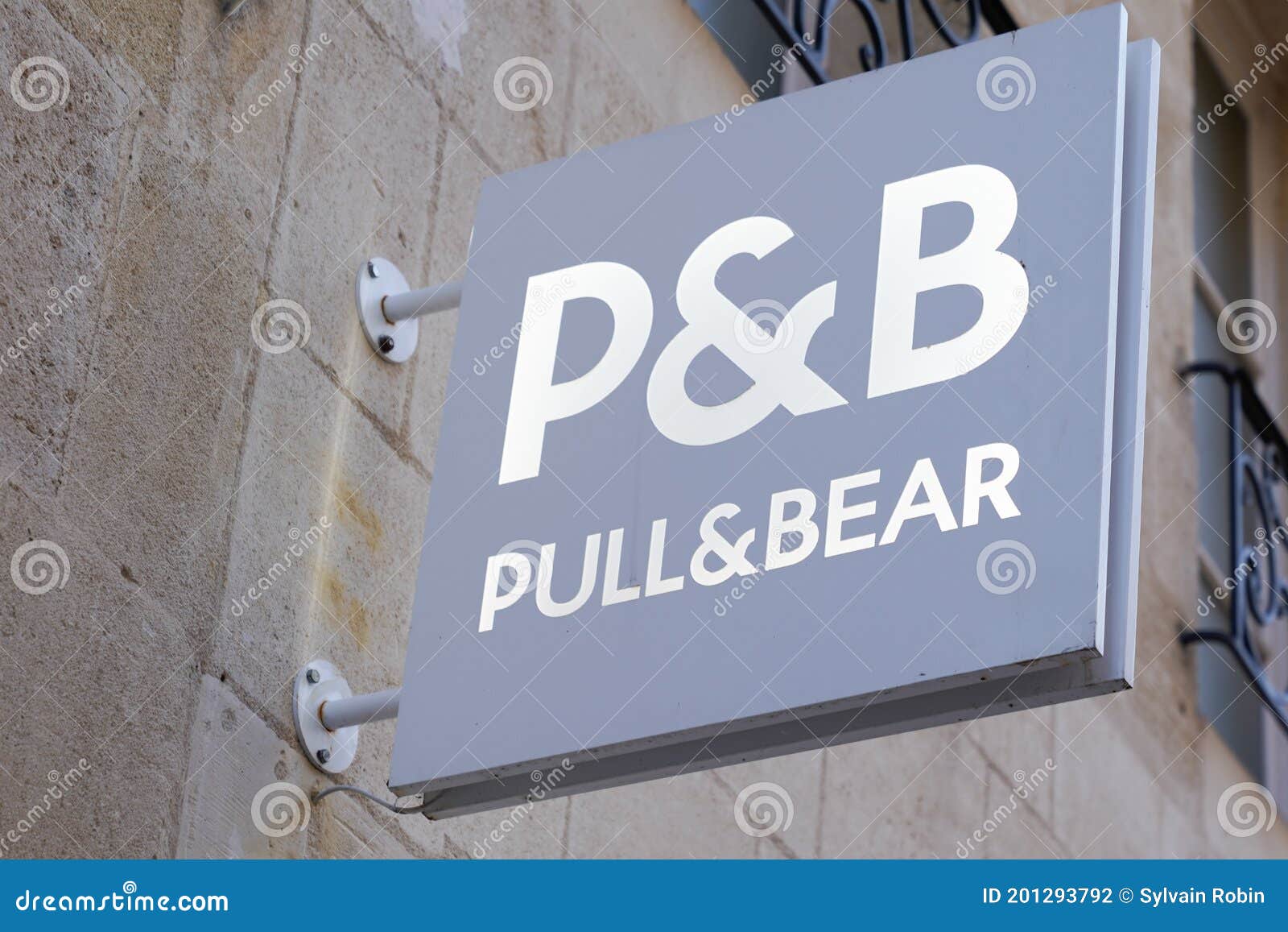 Pull & Bear Logo and Text Sign Front of Spanish Fashion Clothing and Accessories Editorial Photography - Image logotype, european: 201293792