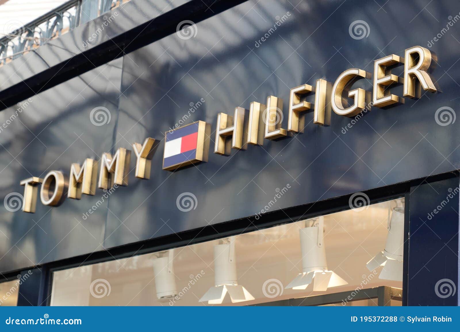 tommy hilfiger company