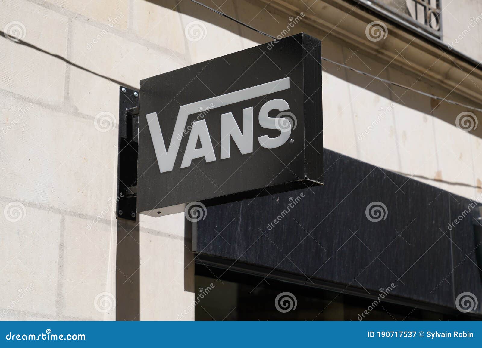 vans city store
