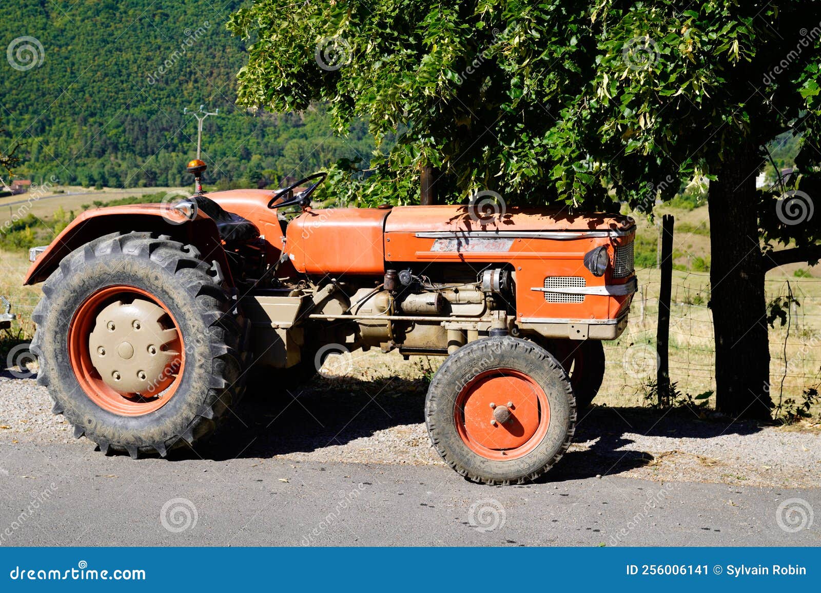 Tractor & Agriculture Equipment Manufacturer