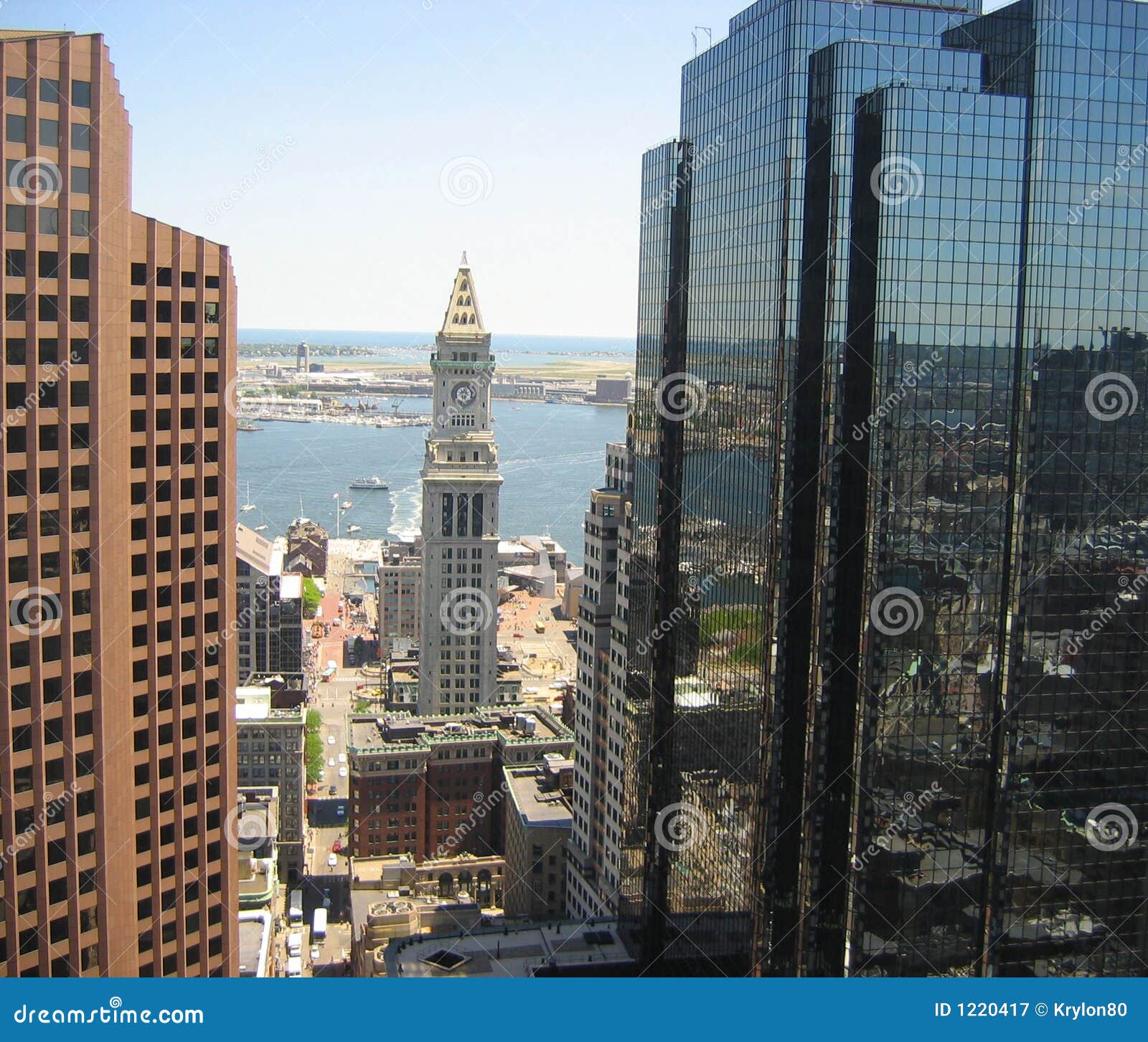 Boston, Custom House. A shot of Downtown Boston featuring the Custom House (center), 60 State St. (left) and Exchange Place (right).