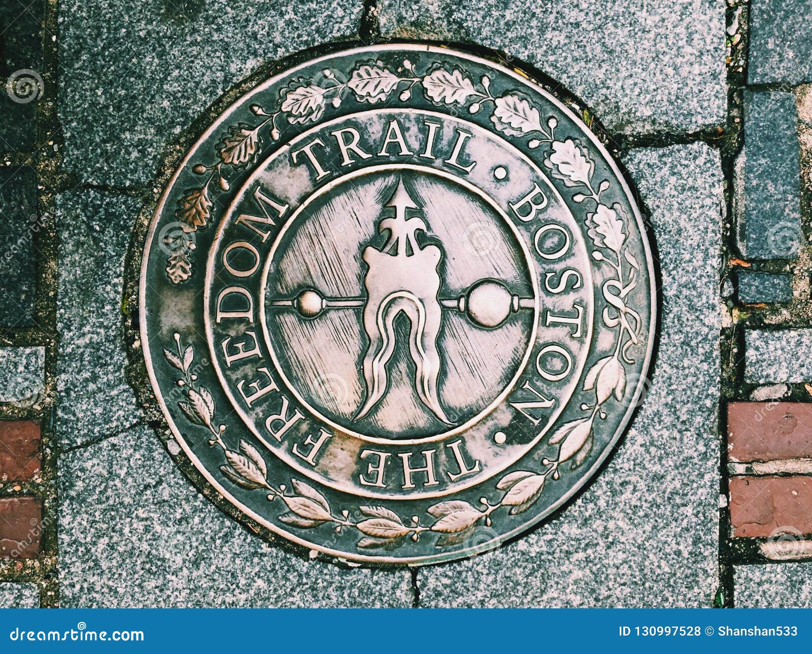 boston freedom trail round sign