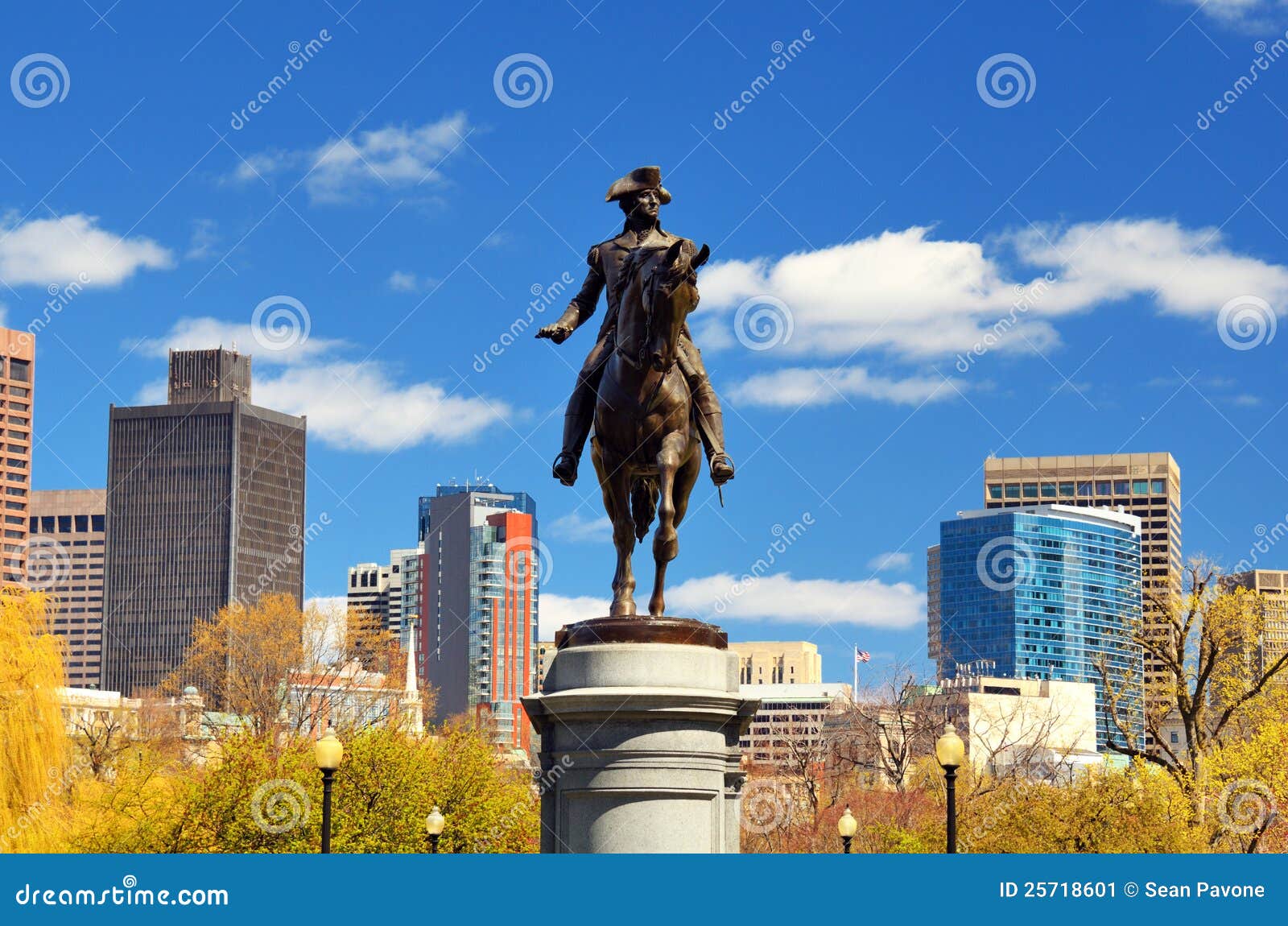 Boston Public Garden editorial photo. Image of america 25718601