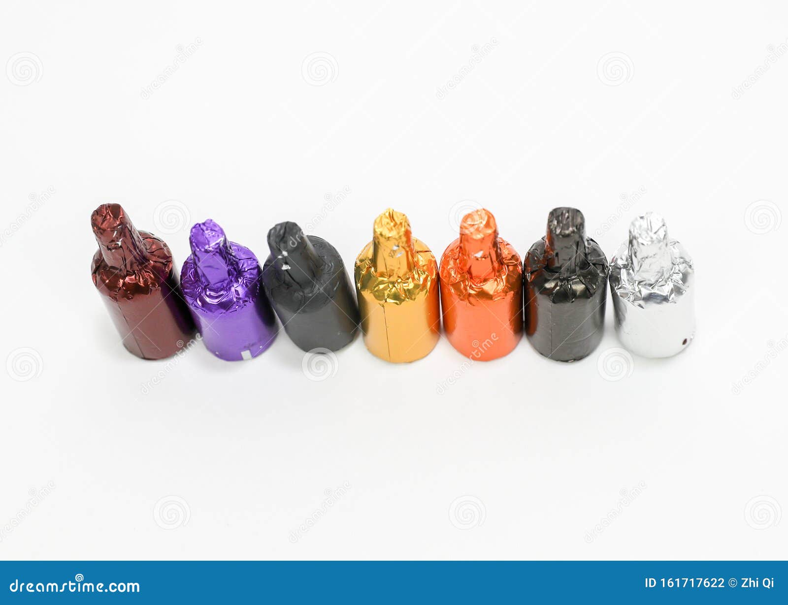 Botellas De Chocolate Rellenas De Licor Foto de archivo Imagen de