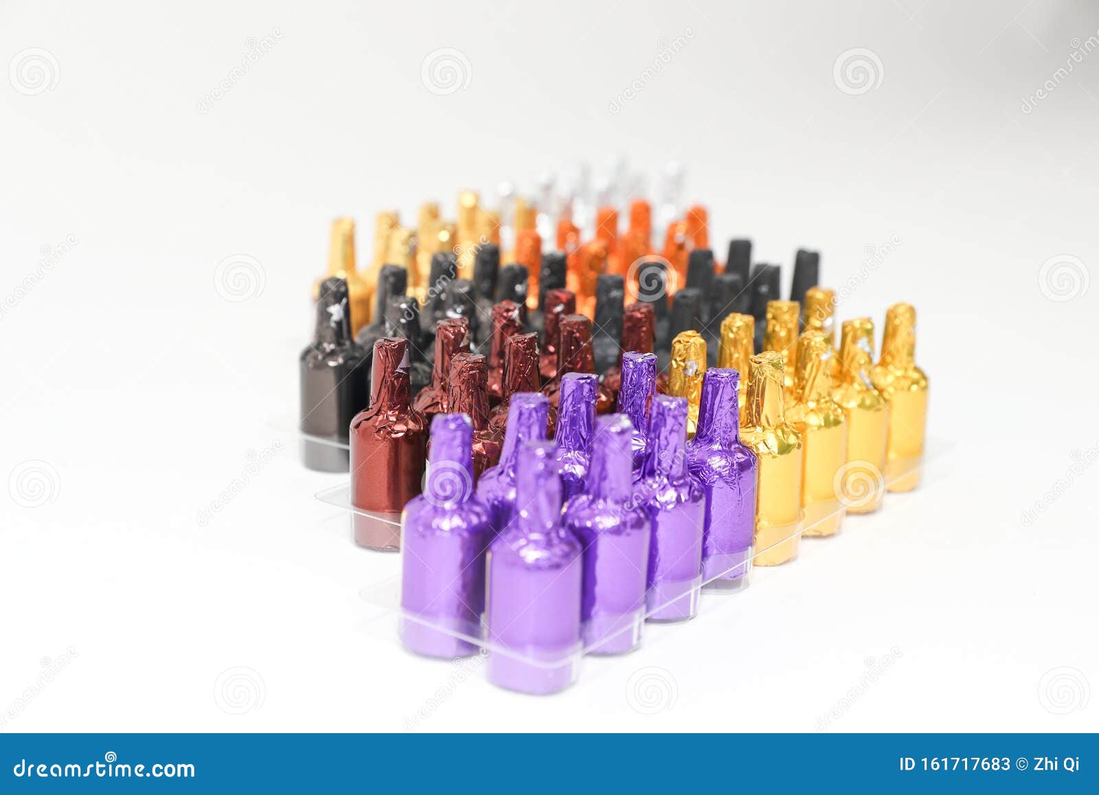 Botellas De Chocolate Rellenas De Licor Imagen de archivo Imagen de