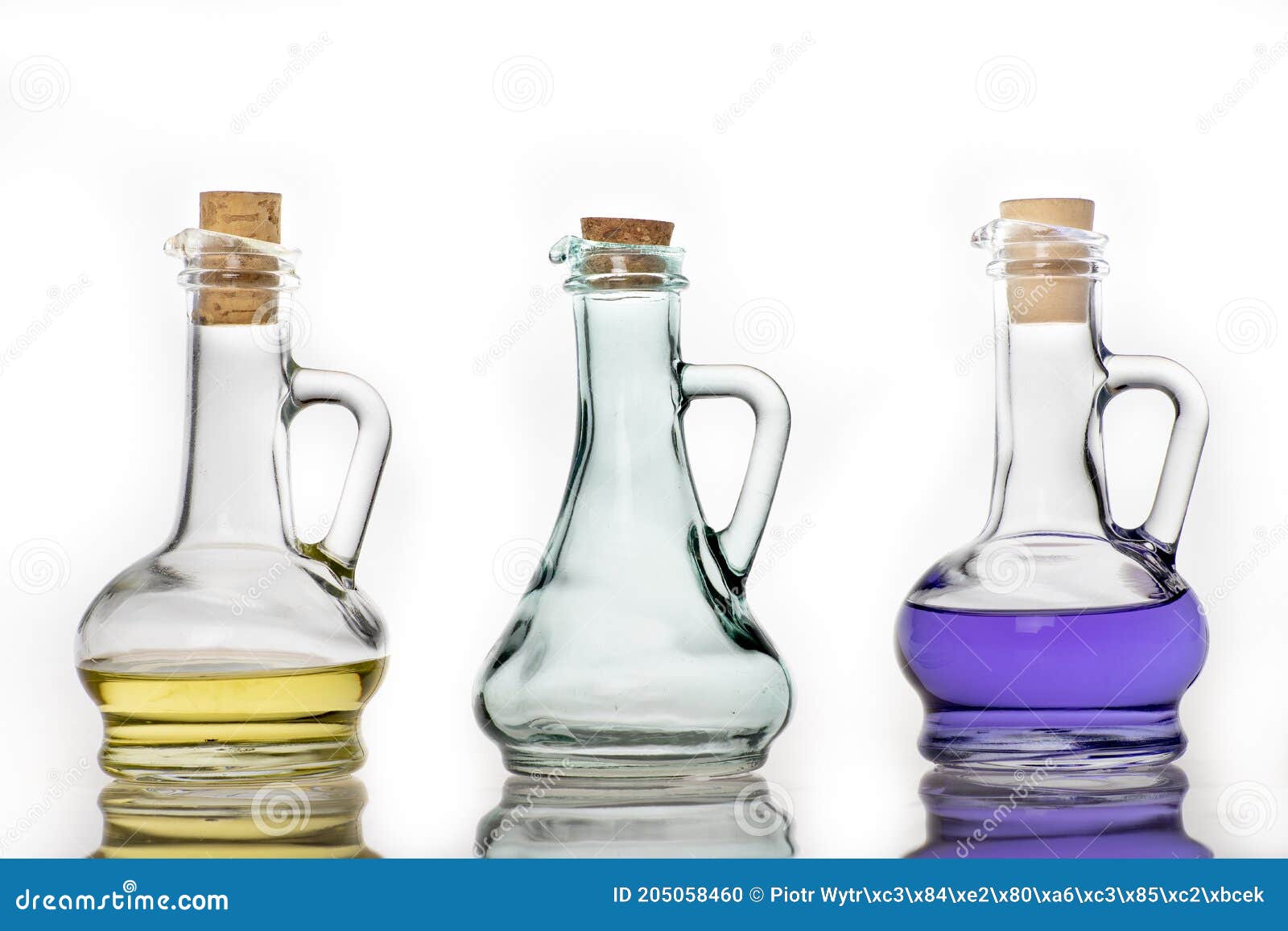 Botellas De Vidrio Para Almacenar Aceite De Cocina. Contenedor Utilizado En  La Cocina Del Hogar Foto de archivo - Imagen de transparente, sano:  205058460