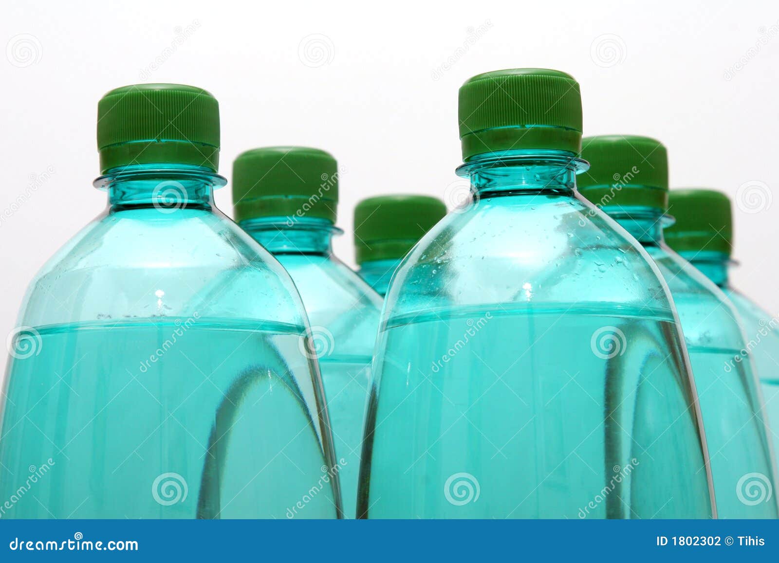 Botellas plásticas de agua mineral