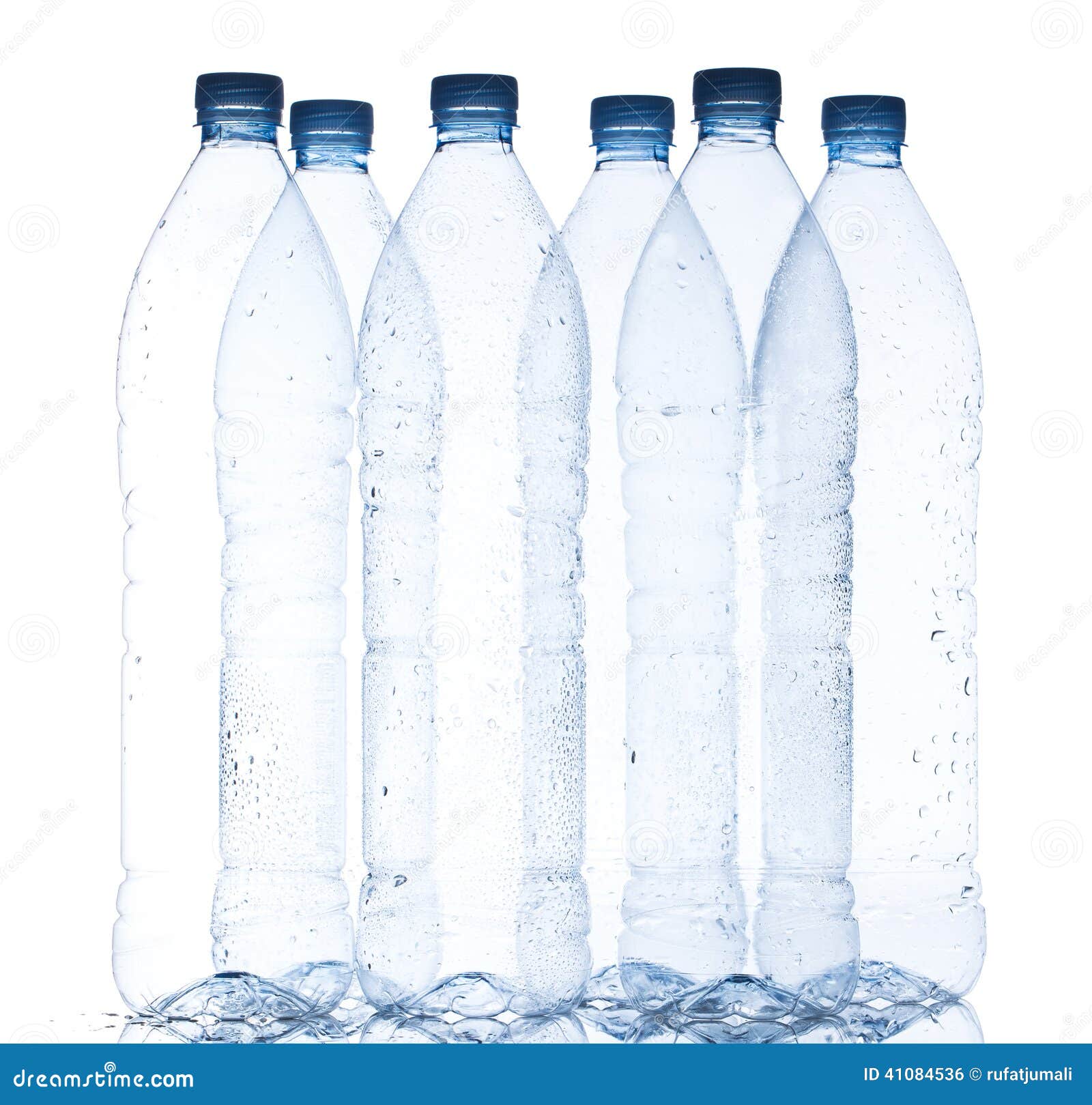 Bottiglie di acqua vuote fotografia stock. Immagine di purezza 41084536