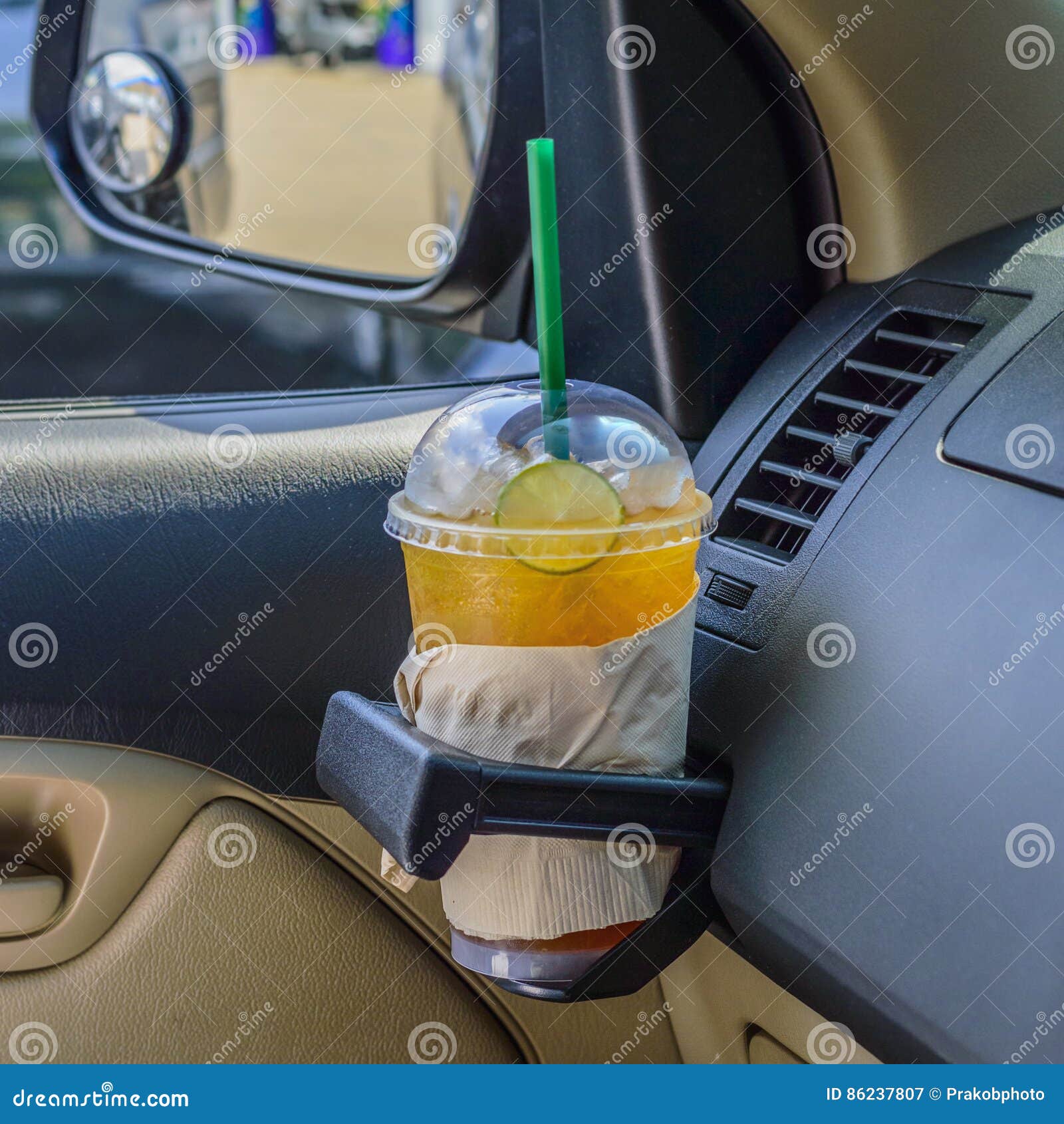 Bottle With Iced Lemon Tea RoyaltyFree Stock Photography