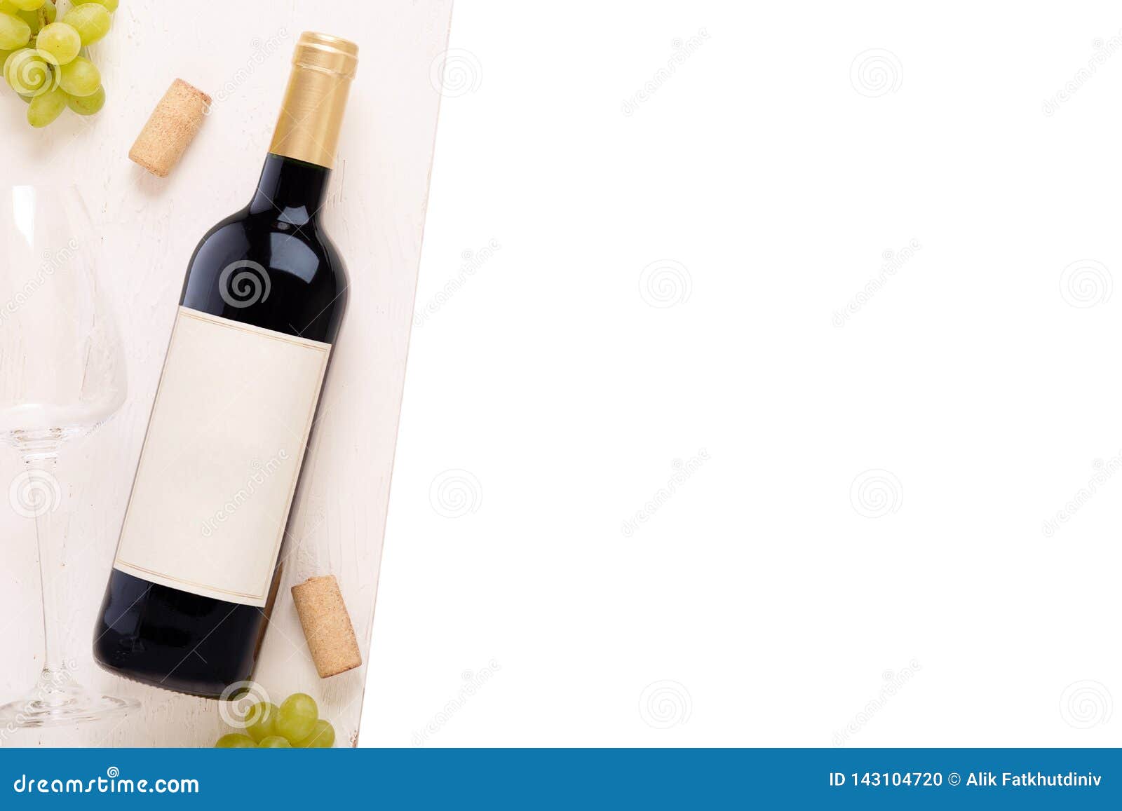 Download Bottle Of White Wine With Label Glass Of Wine And Cork Wine Bottle Mockup Stock Illustration Illustration Of Green Label 143104720