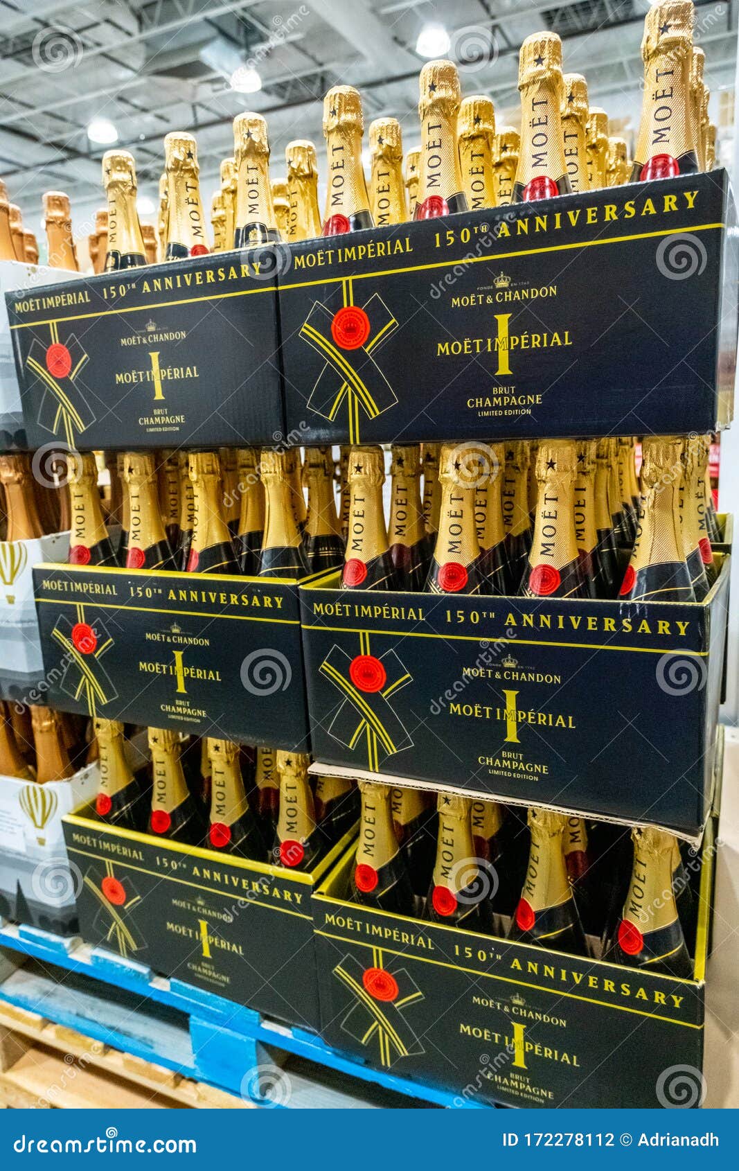 Moet Chandon Brut Stock Photos - Free & Royalty-Free Stock Photos from  Dreamstime