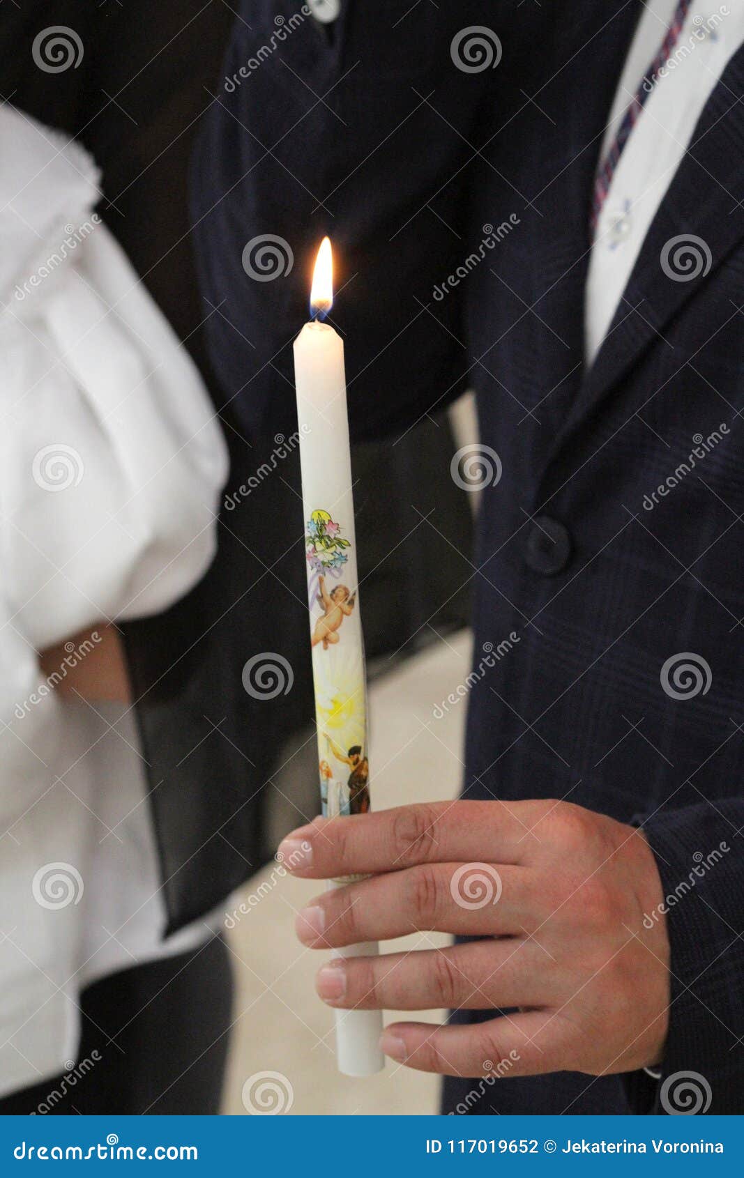 Bougie De Lumiere Dans Un Bapteme Catholique Photo Stock Image Du Nuit Lueur Bougie De Lumiere Dans Un Bapteme Catholique Photo Stock Image Du Nuit Lueur