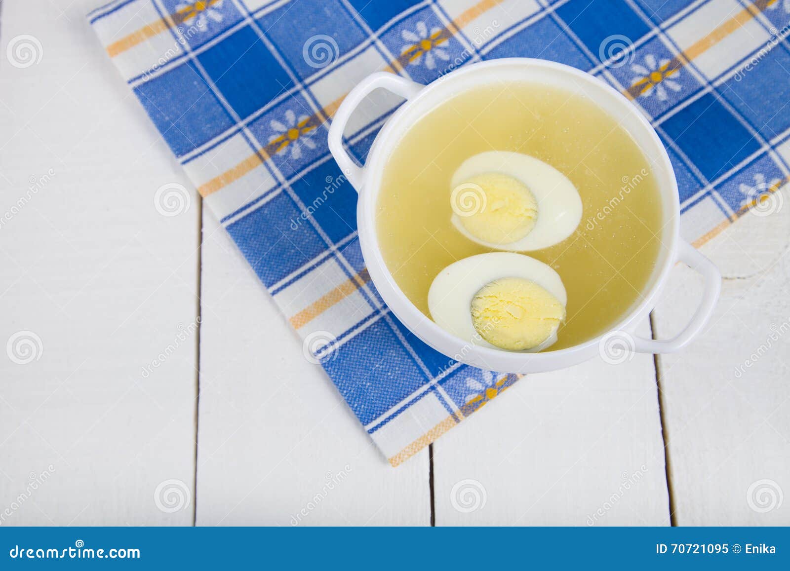 Bouillon De Poulet Avec L'oeuf Image stock Image du homemade, repas