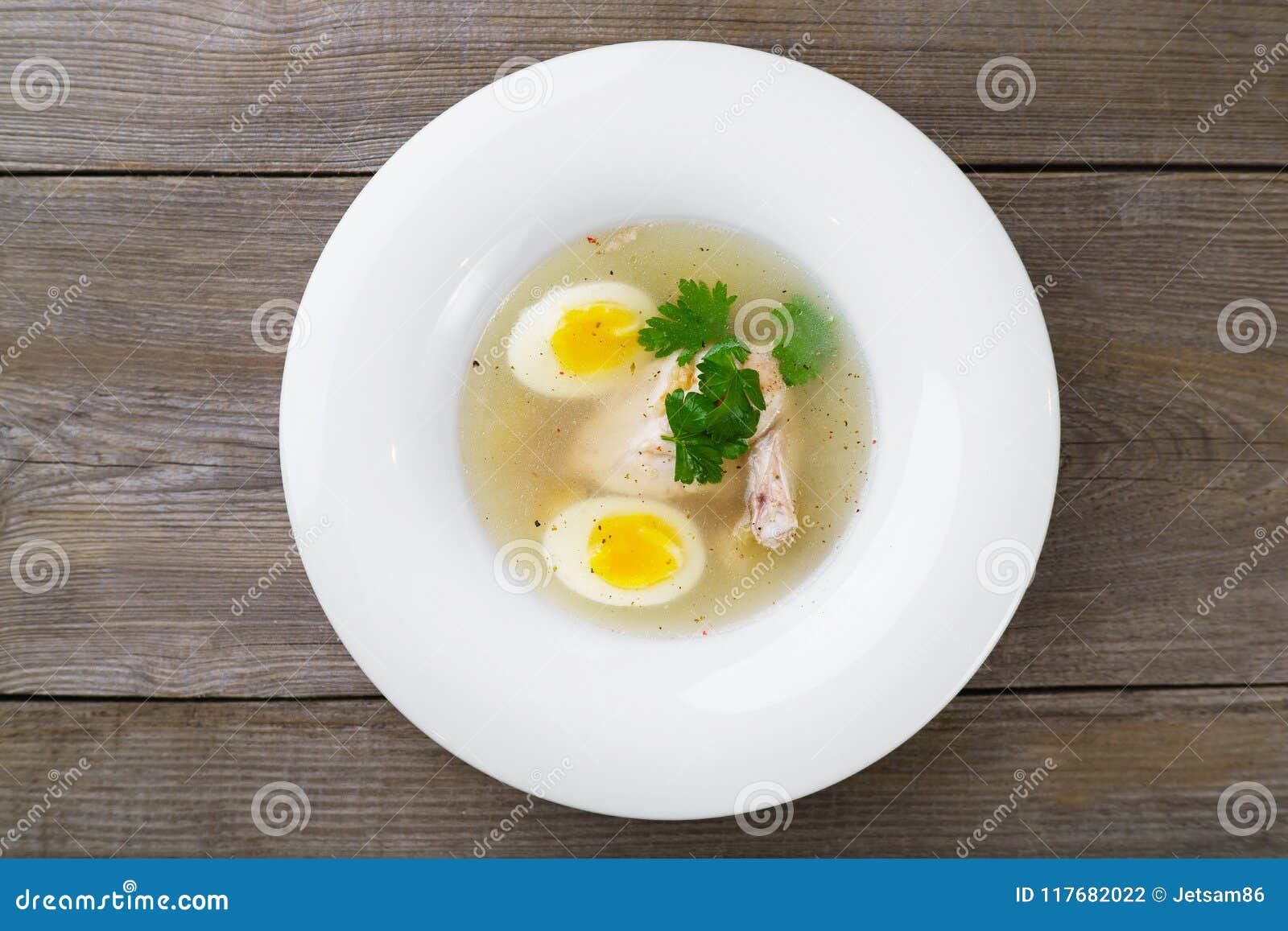 Bouillon De Viande Avec De La Viande De Poulet Et L'oeuf, Bouillon