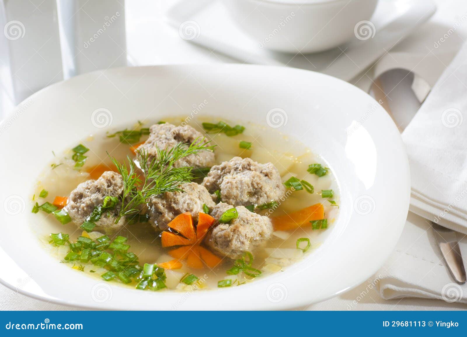 Bouillon Met Vleesballetjes Stock Afbeelding Image of gezond