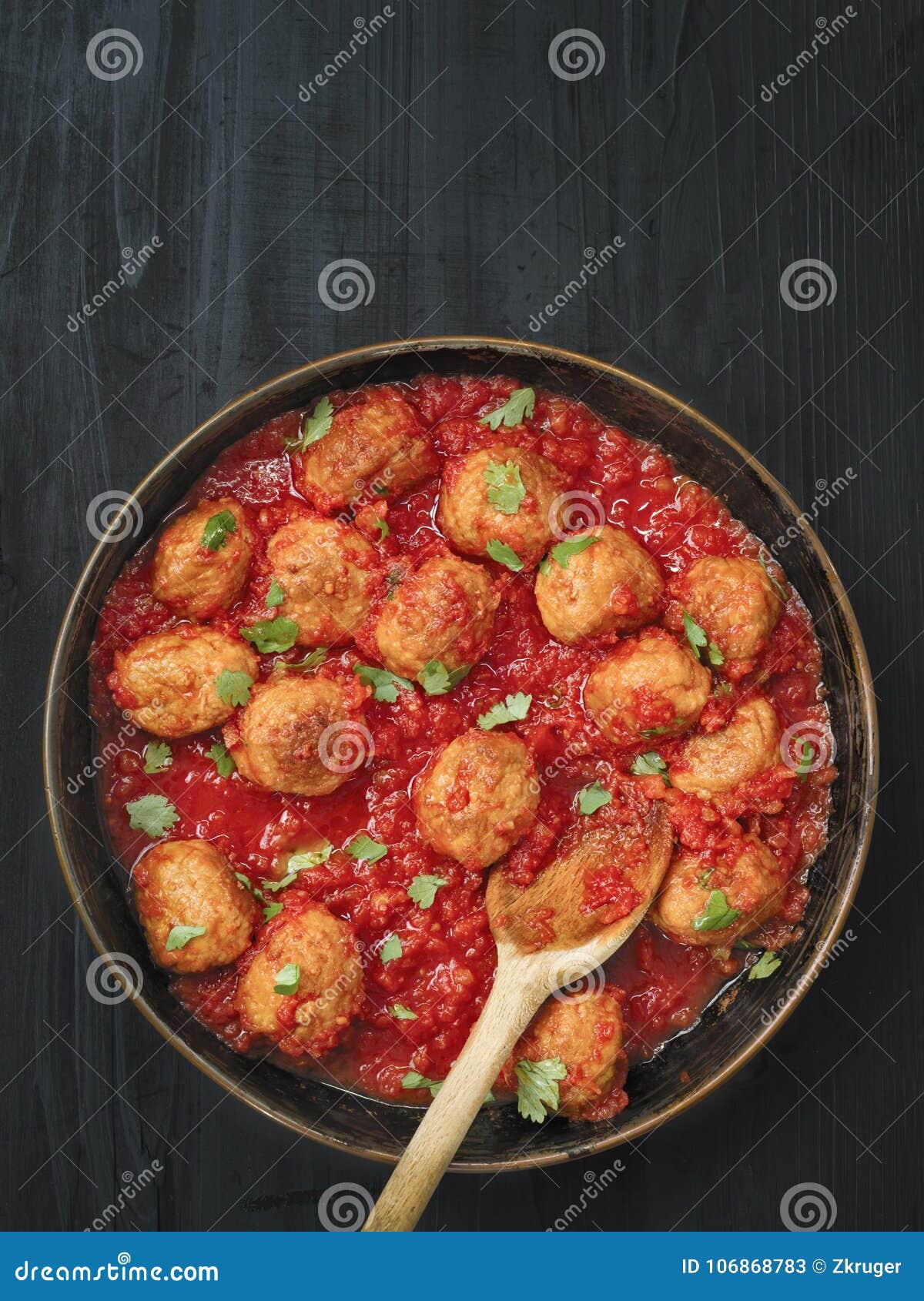 Boulette De Viande Italienne Rustique En Sauce Tomate Image stock