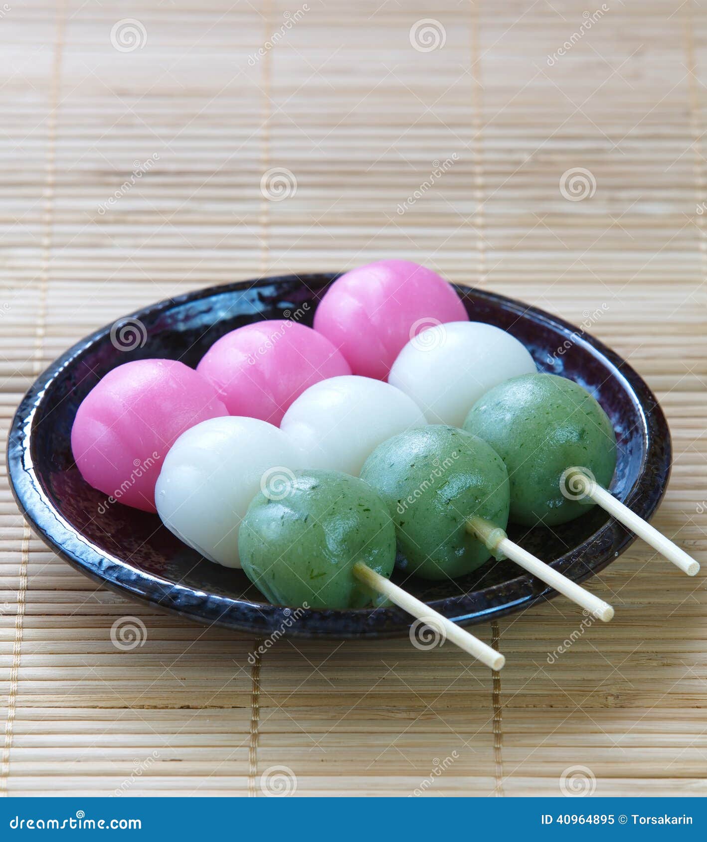 Boulette Et Bonbon Japonais De Dango Image stock - Image du blanc