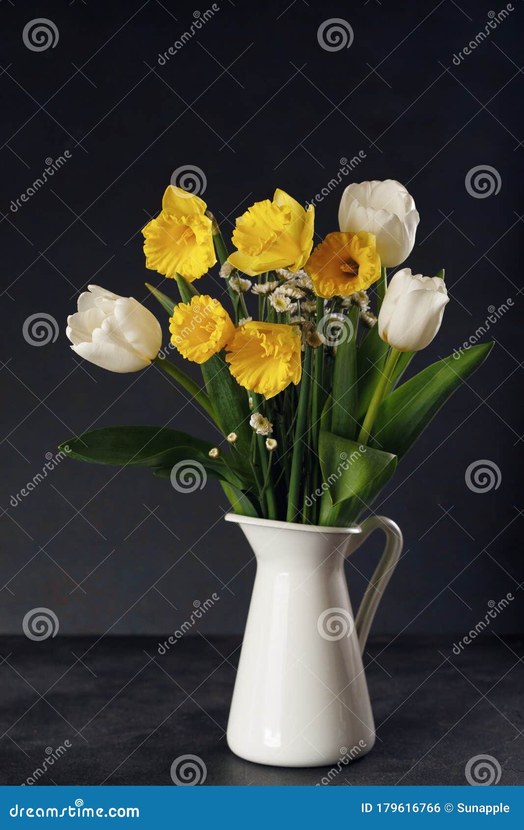 Bouquet of Daffodils and Tulips Stock Photo - Image of freshness ...
