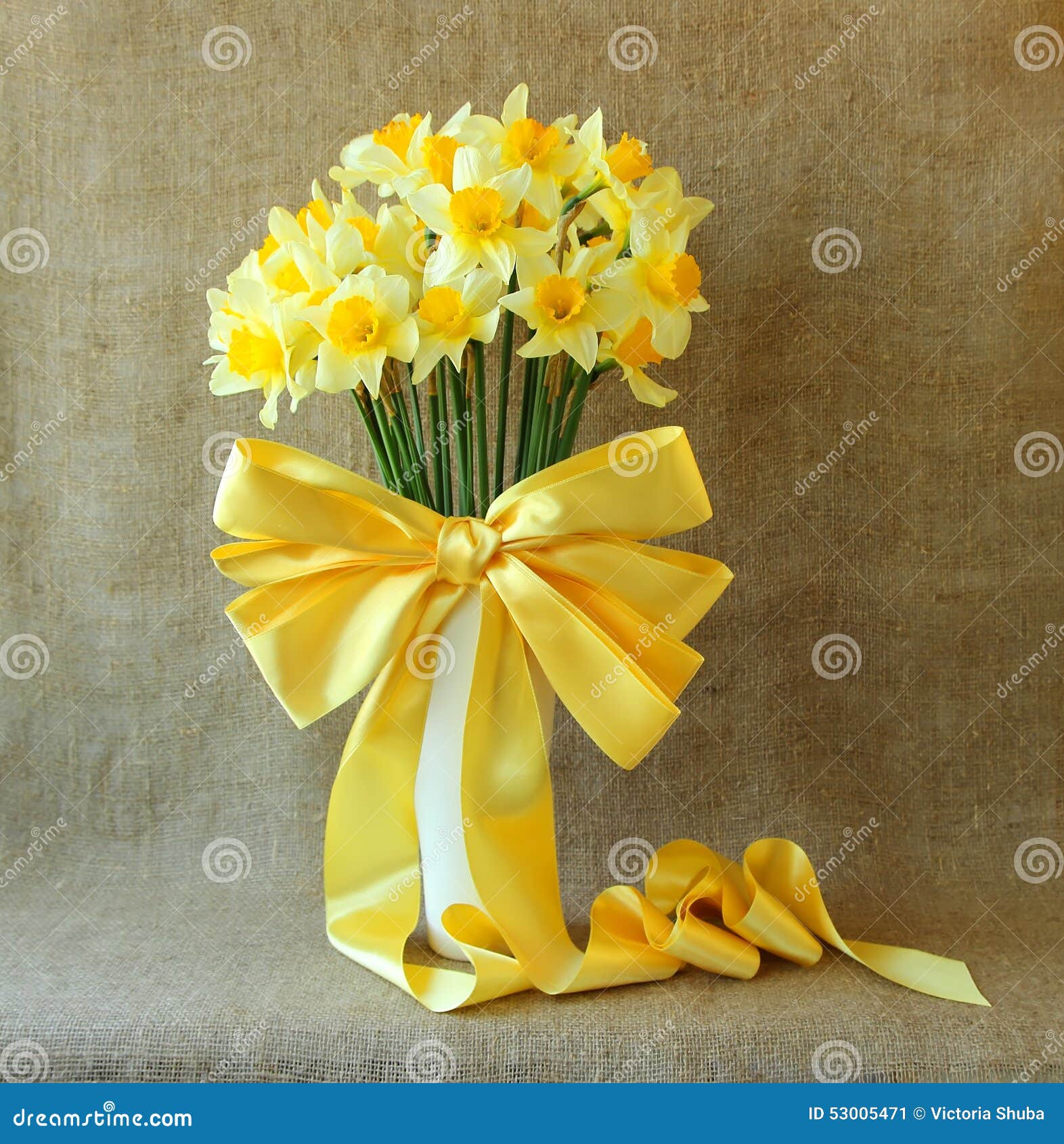 Bouquet Des Jonquilles Dans Un Vase Image stock - Image du narcisse