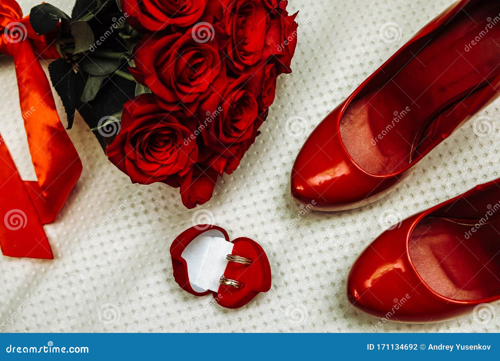 red roses shoes