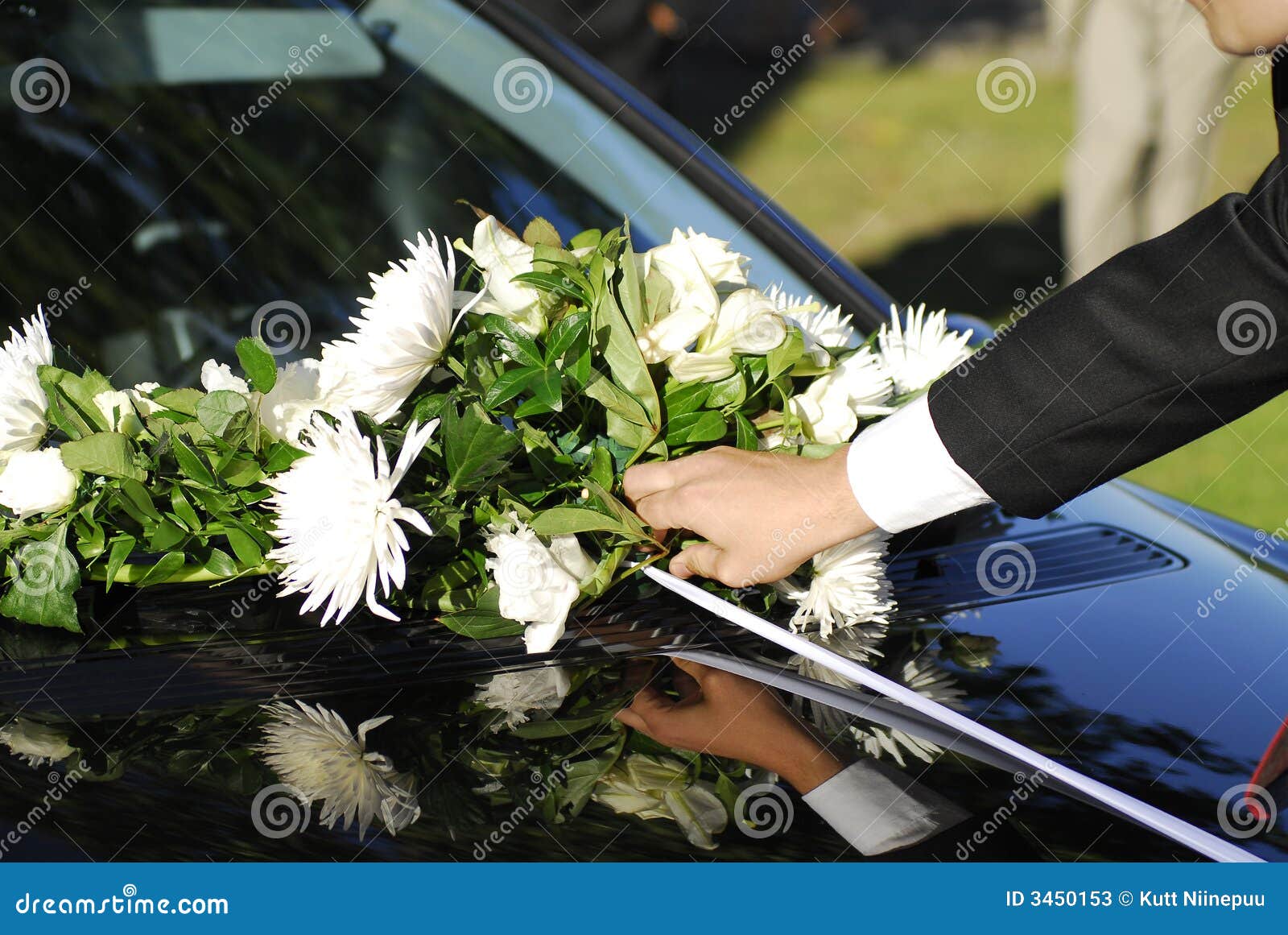Bouquet on wedding car stock image. Image of bouquet, blossoms 3450153