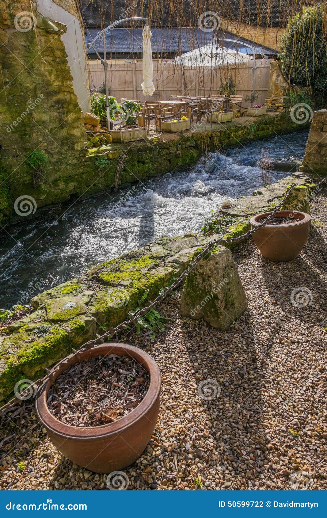 Flod windrush, bourton på vattnet, bourton, cotswold, cotswolds, gloucestershire, Midlands, England, engelska, by, turist, stad, lopp, UK, gb