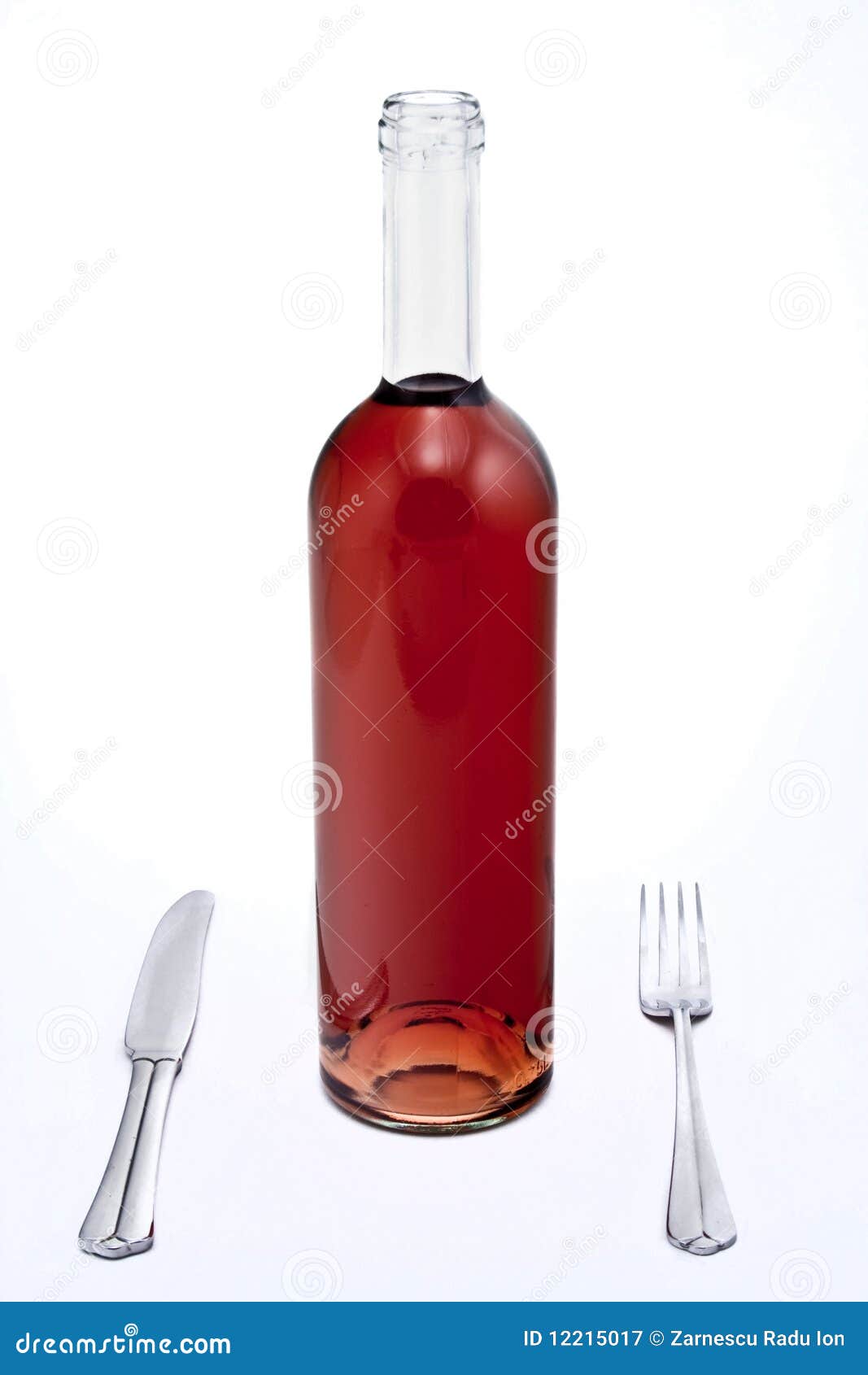 Bouteille De Vin Rouge Avec Le Couteau Et La Fourchette Image stock - Image  du fond, isolement: 12215017