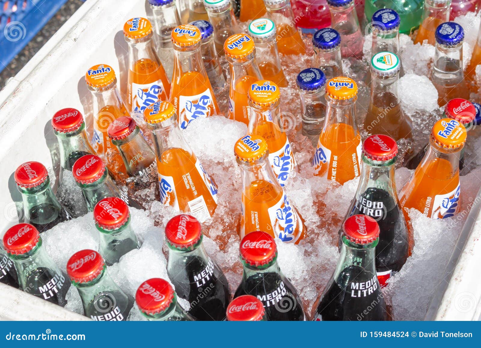 Bouteilles De Soda En Verre Image stock éditorial - Image du plastique,  bouteille: 159484524