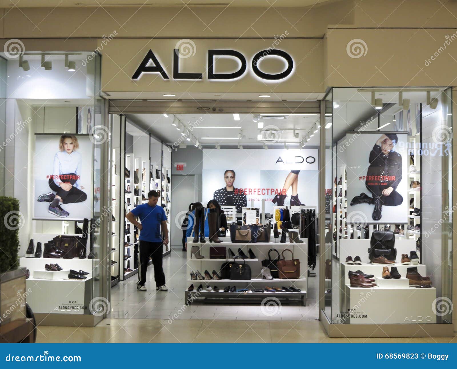 Boutique d'Aldo stock éditorial. Image du vêtement - 68569823