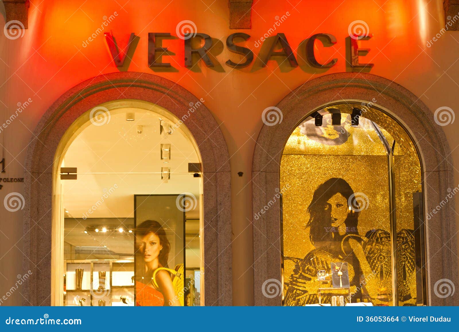 Boutique de Versace image stock éditorial. Image du créateur - 36053664