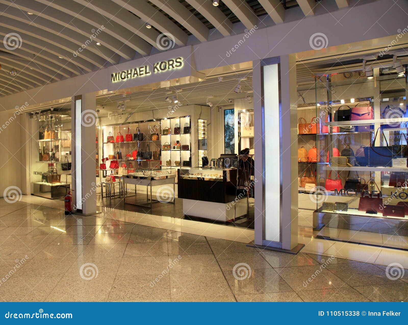 Boutique Hors Taxe De Michael Athènes, Grèce Photo stock éditorial - Image du libre, charme: 110515338