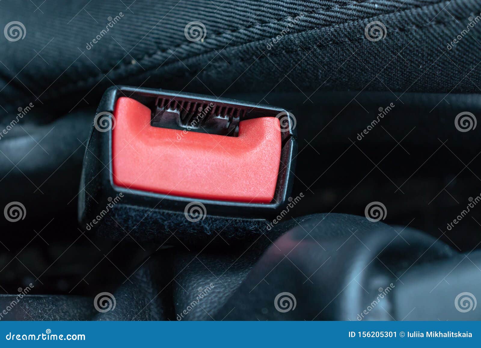 Bouton Rouge De La Ceinture De Sécurité, De La Ceinture De Sécurité Dans  Une Fermeture De Voiture, De La Sécurité De La Voiture E Image stock -  Image du accident, main: 156205301