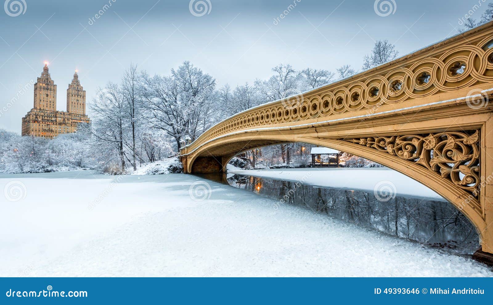 bow bridge in central park, nyc