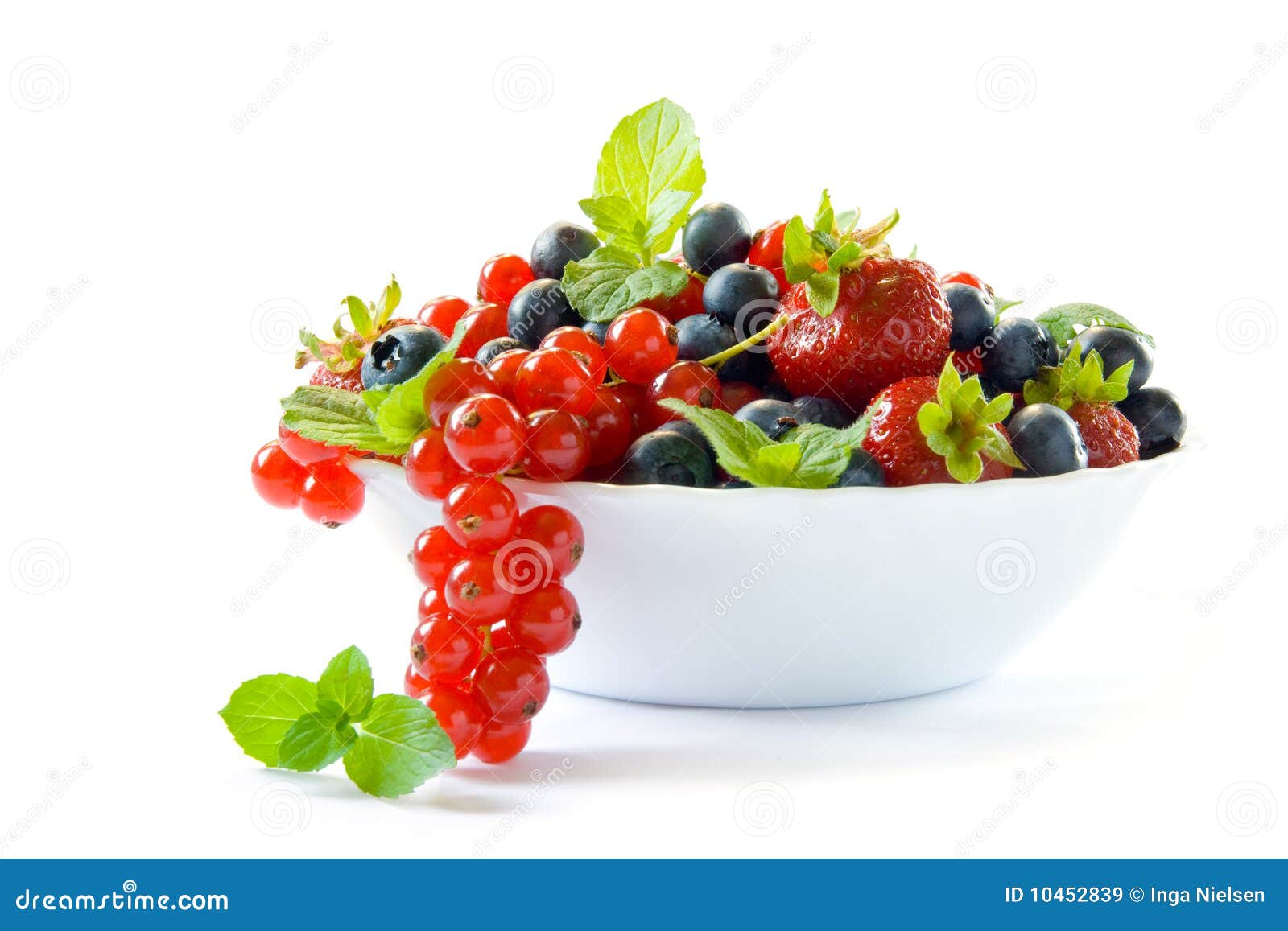 Bowl with berries stock image. Image of blueberries, leaves 10452839