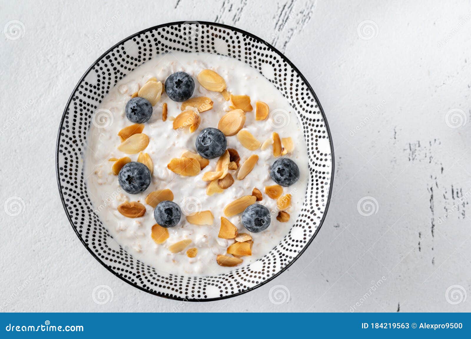 Bowl of Bircher muesli stock image. Image of breakfast 184219563