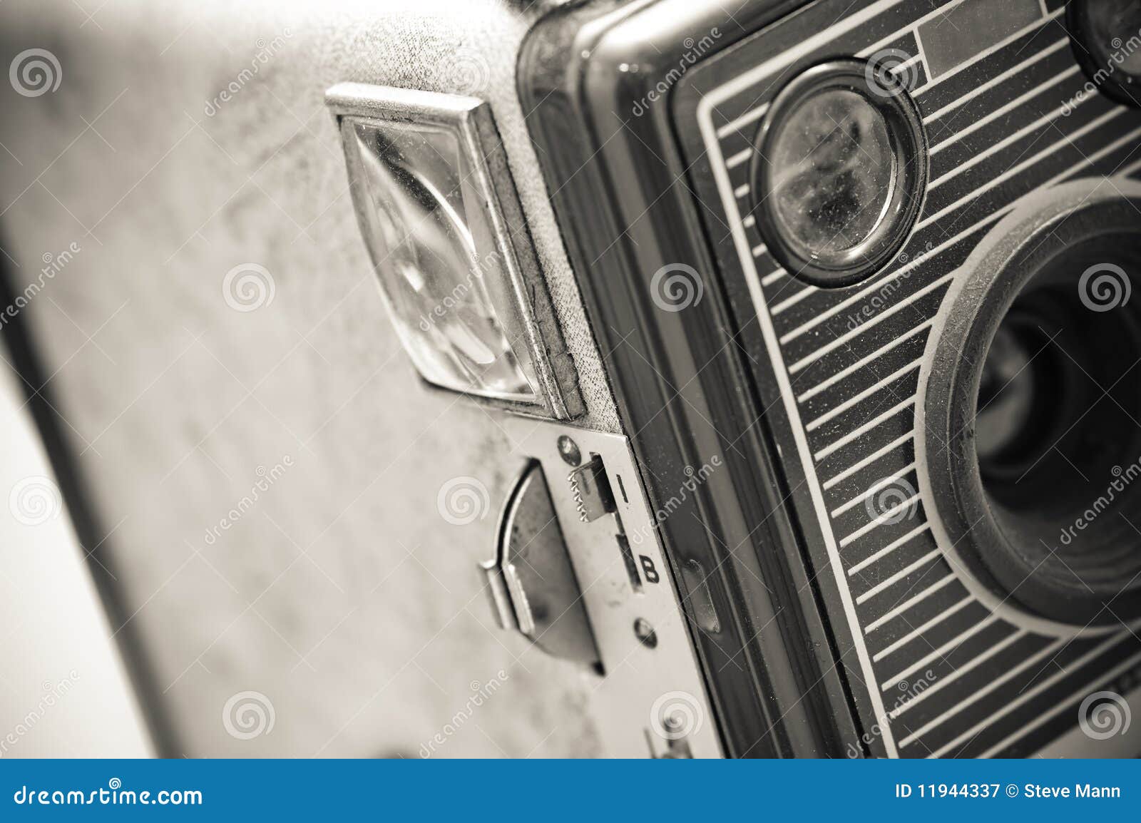Box camera stock image. Image of retro, aged, collector 11944337