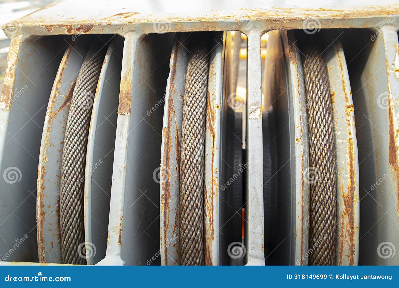 About the Box Sheave Hook Block and Sling Reeving Pulley Rustly at the