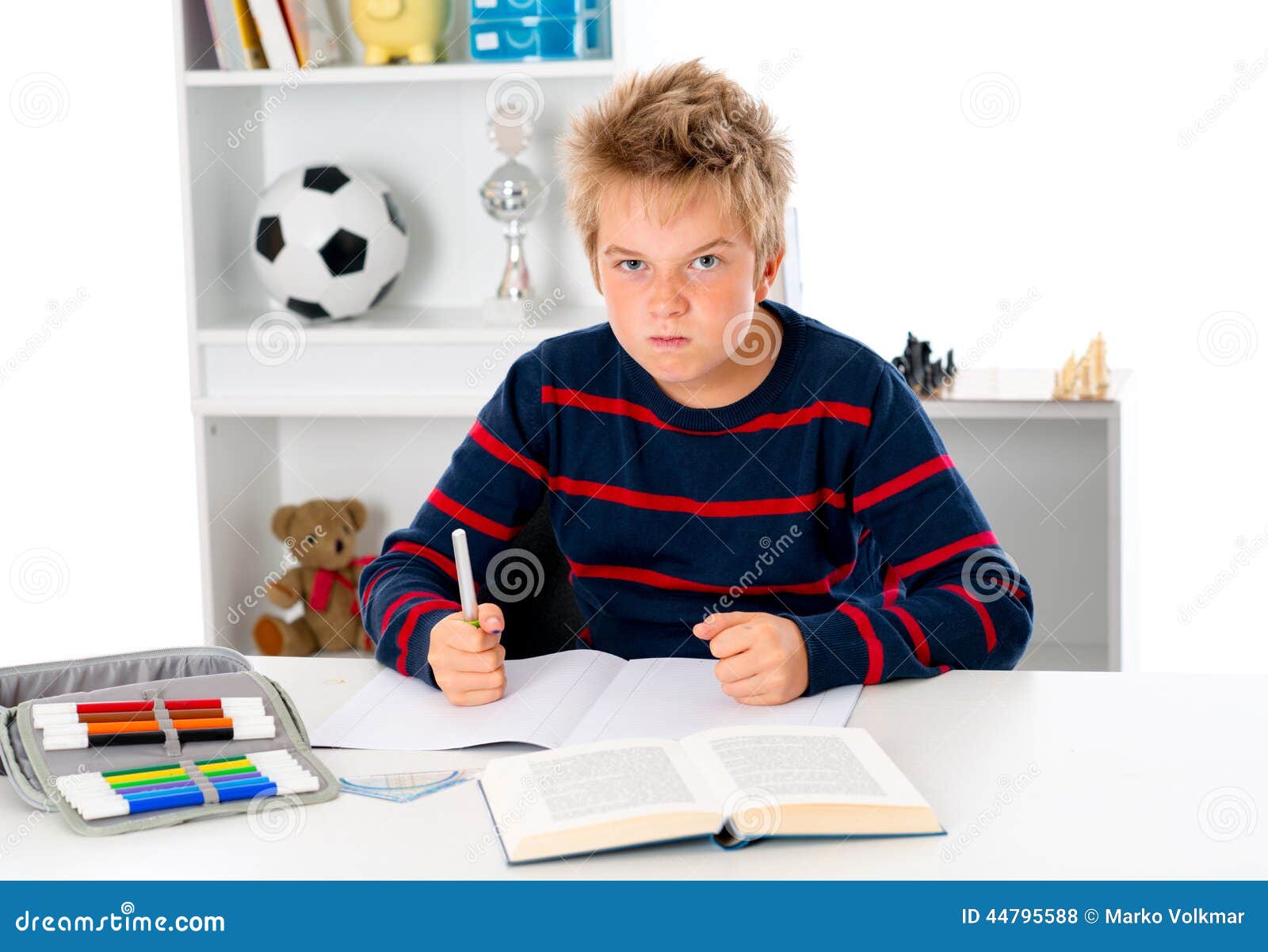 child gets angry doing homework