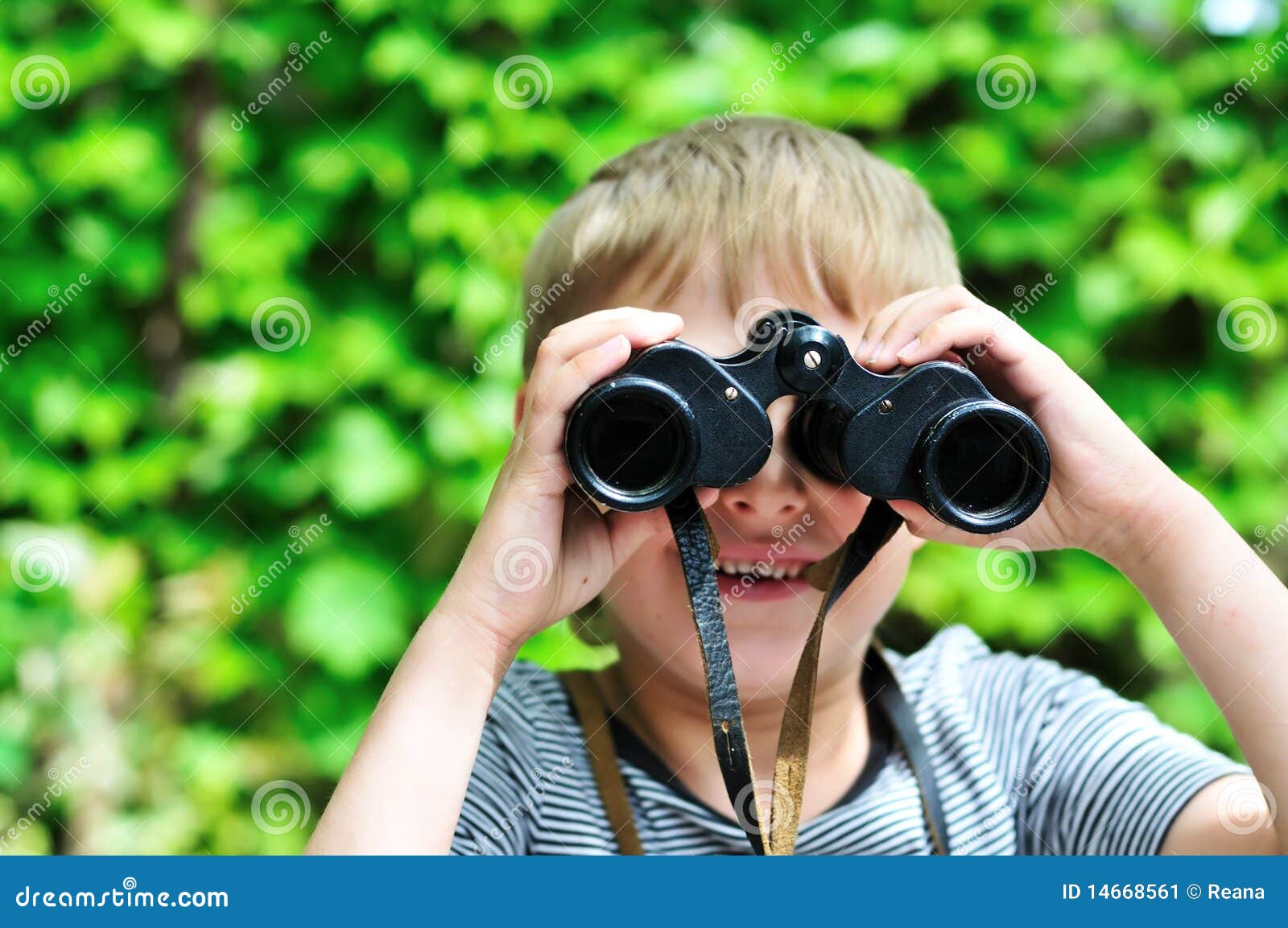 Boy Looking through Binocular Stock Image Image of beauty, hand 14668561