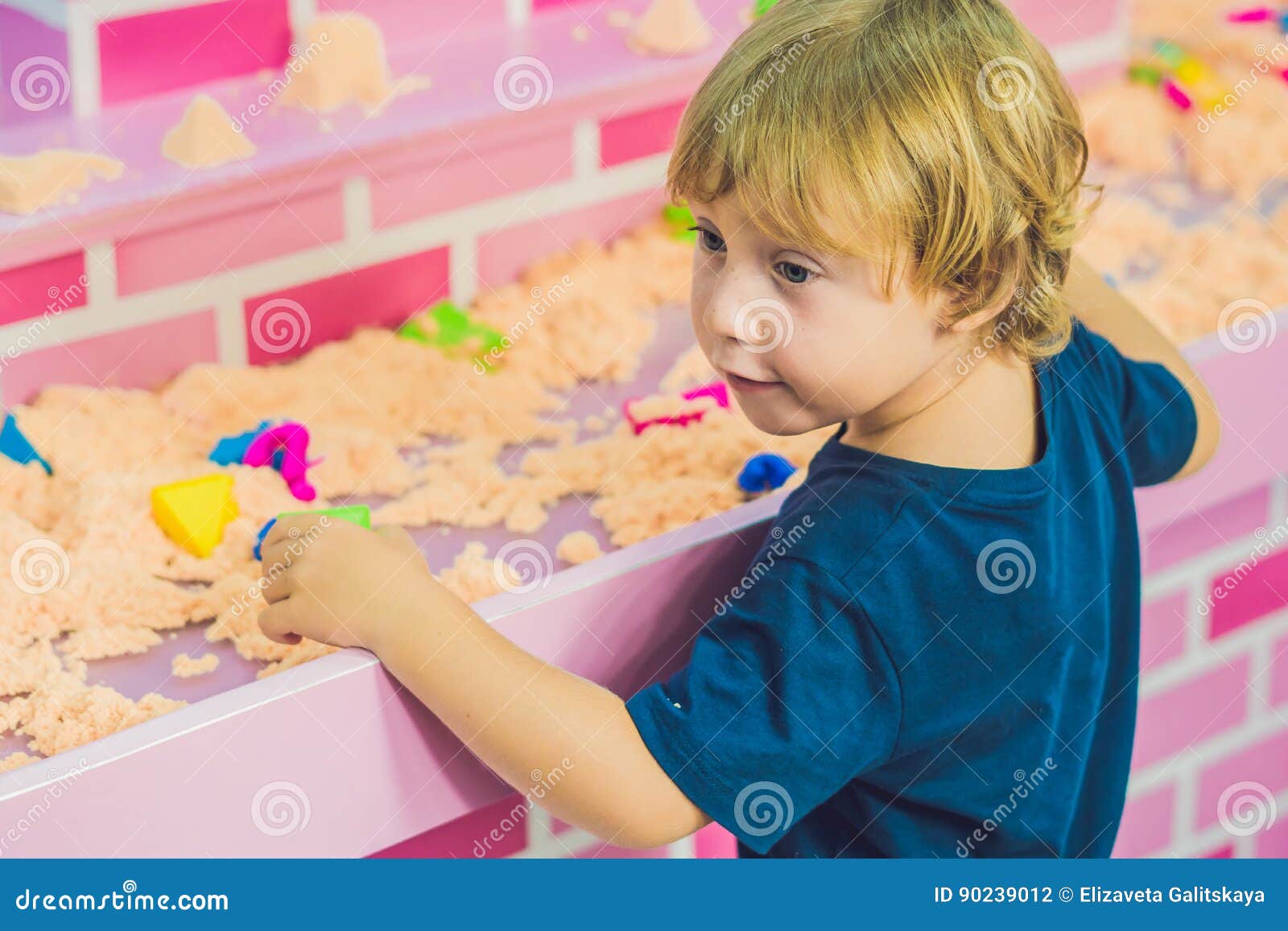 kinetic sand pit