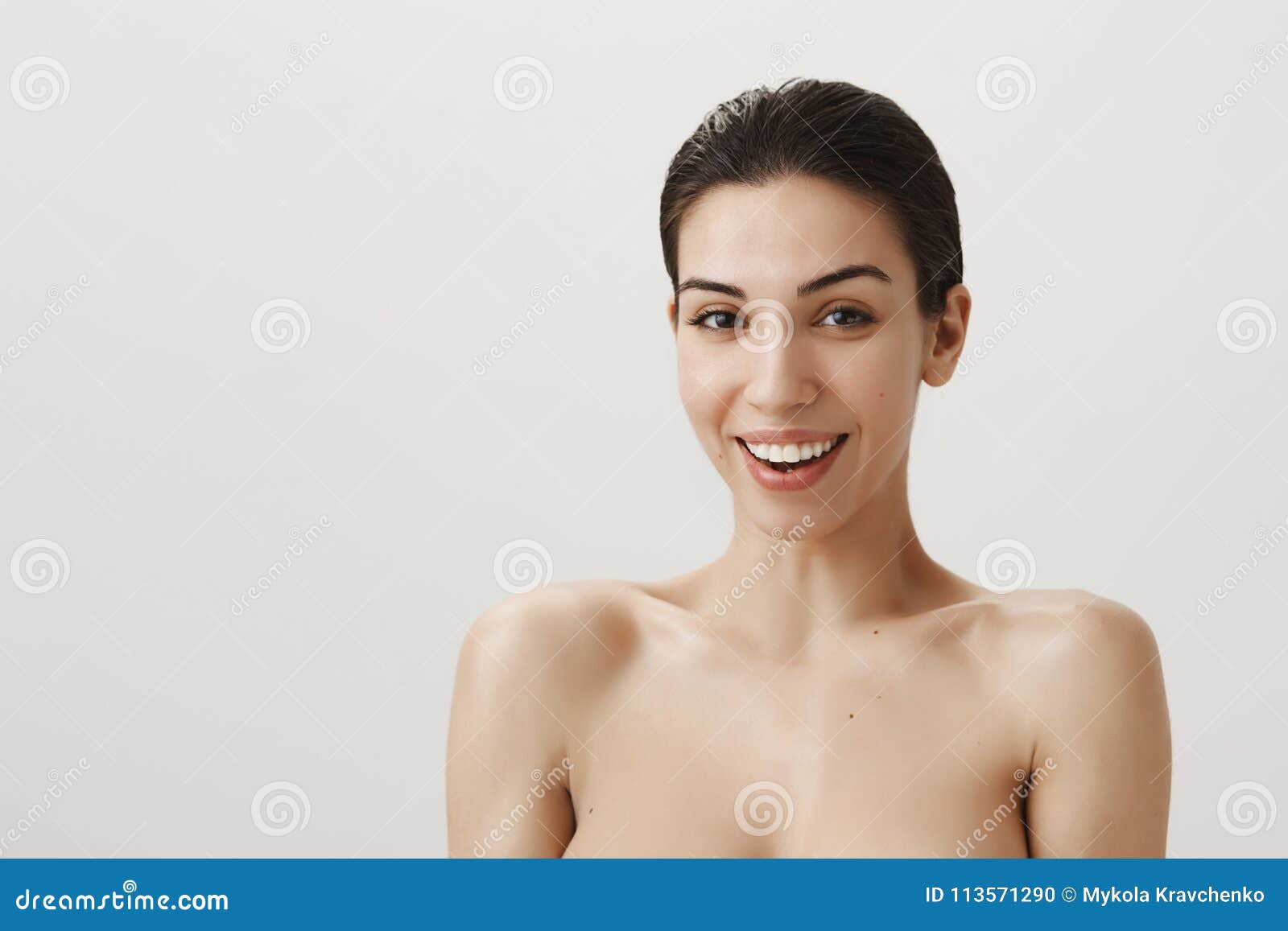 Girl gets caught showering naked